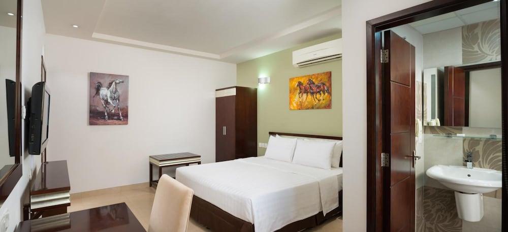 Centara Life Muscat Dunes Hotel Екстер'єр фото