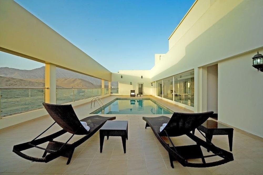 Centara Life Muscat Dunes Hotel Екстер'єр фото