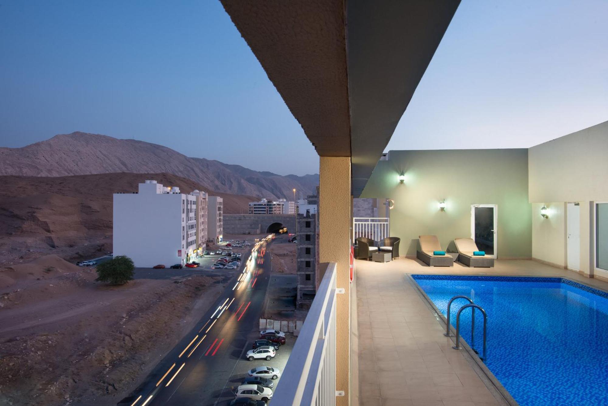 Centara Life Muscat Dunes Hotel Екстер'єр фото