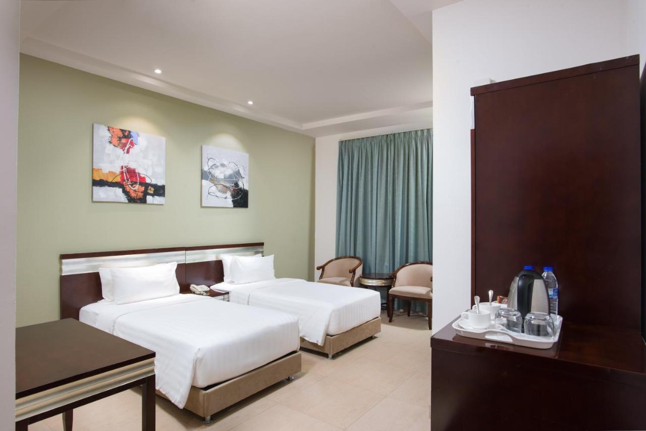 Centara Life Muscat Dunes Hotel Екстер'єр фото